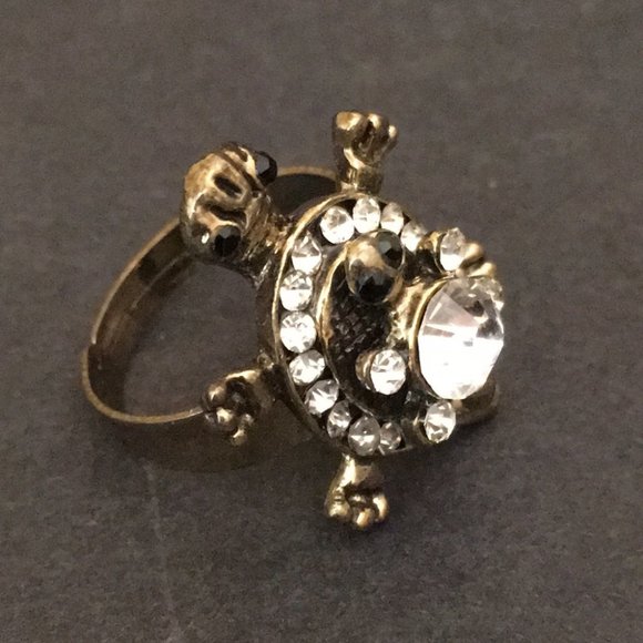 Statement Ring - Picture 2 of 9